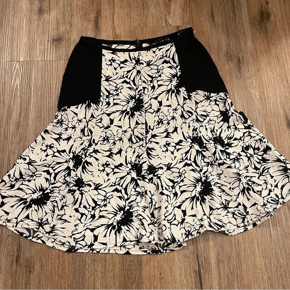 Rober Rodriguez Skirt Women’s Sz 2 Black White Floral Flowy Feminine Spring
